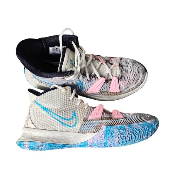 Athletic_Shoes